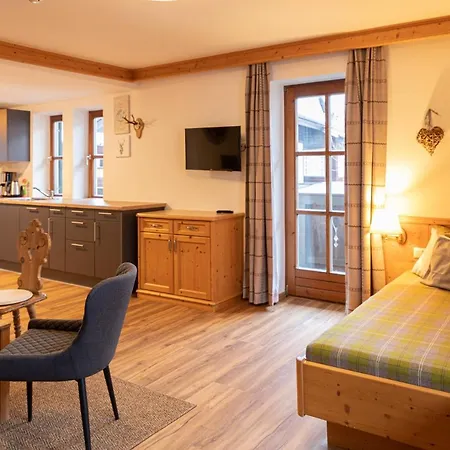 Kirchenwirt Apartmán *